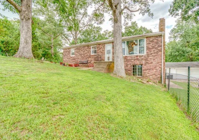 Photo 1 of Single family home for sale at 8841 N Triton Ln, Mt Vernon, IL 62864 | MLS# 12708079 | Listing updated on 2026-08-31