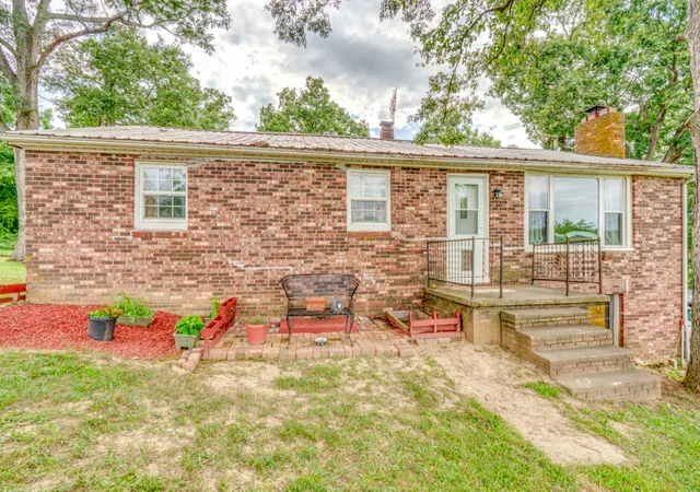 Photo 2 of Single family home for sale at 8841 N Triton Ln, Mt Vernon, IL 62864 | MLS# 12708079 | Listing updated on 2026-08-31