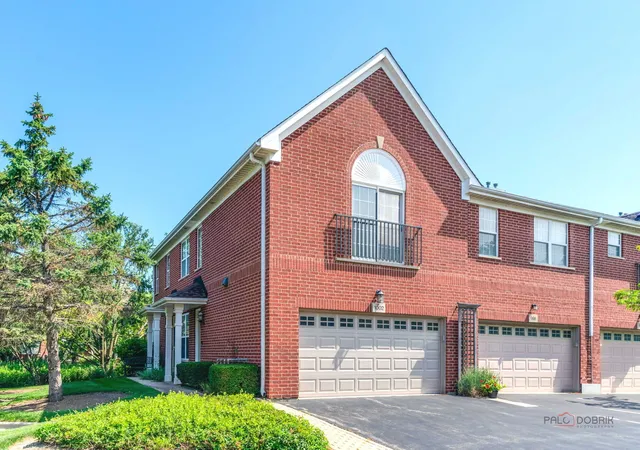 2nd image of 1002 Kensington Dr, Northbrook, IL 60062 | MLS# 12708099