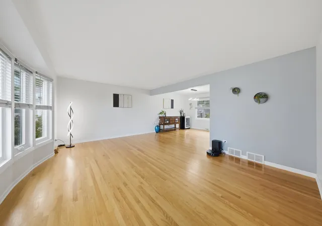 2nd image of 7603 Sequoia Ct, Orland Park, IL 60462 | MLS# 12708143