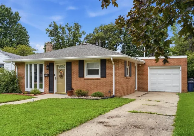Photo 1 of Sale Pending at 808 W 14th Street, Sterling, IL 61081 | MLS# 12708144 | Listing updated on 2026-08-20