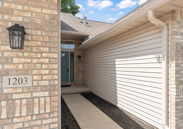 3rd image of 1203 Windwood Ln, Mahomet, IL 61853 | MLS# 12708160