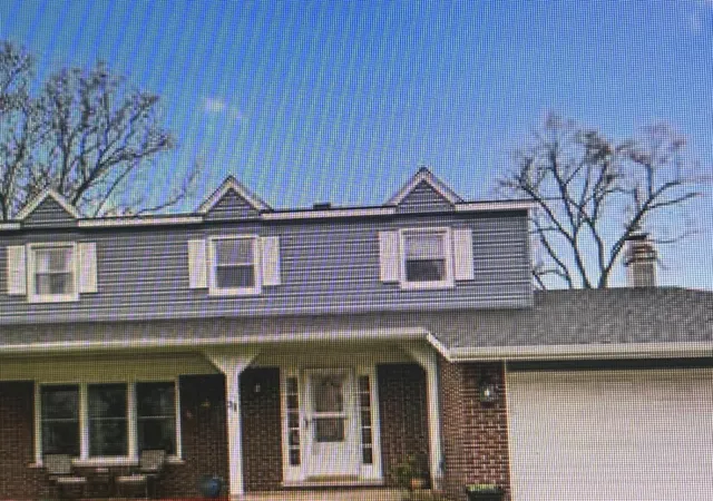 2nd image of 22 University Dr, Buffalo Grove, IL 60089 | MLS# 12708238