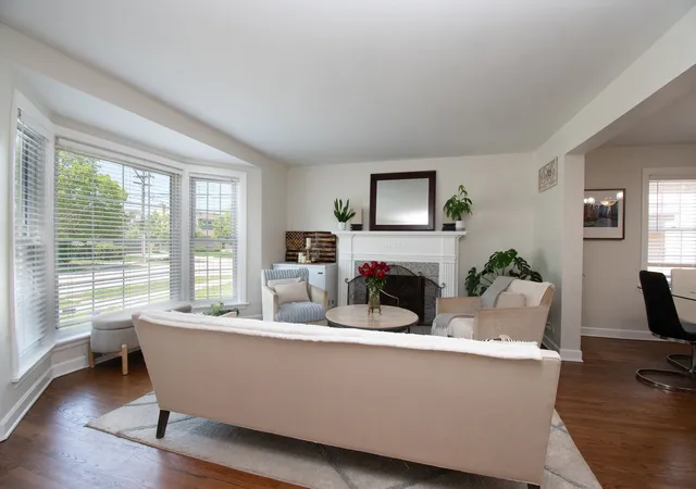 Photo 2 of Single family home for sale at 7141 N Kedvale Ave, Lincolnwood, IL 60712 | MLS# 12708256 | Listing updated on 2026-09-04