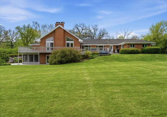 Photo 3 of Single family home for sale at 520 W Merri Oaks Rd, Barrington Hills, IL 60010 | MLS# 12708448 | Listing updated on 2026-09-09