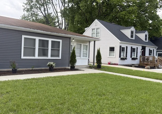 2nd image of 305 S Van Doren St, Champaign, IL 61820 | MLS# 12708450