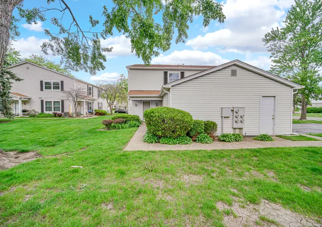 Photo 3 of Condo for sale at 1193 E Barberry Ln #B, Palatine, IL 60074 | MLS# 12708730 | Listing updated on 2026-08-23
