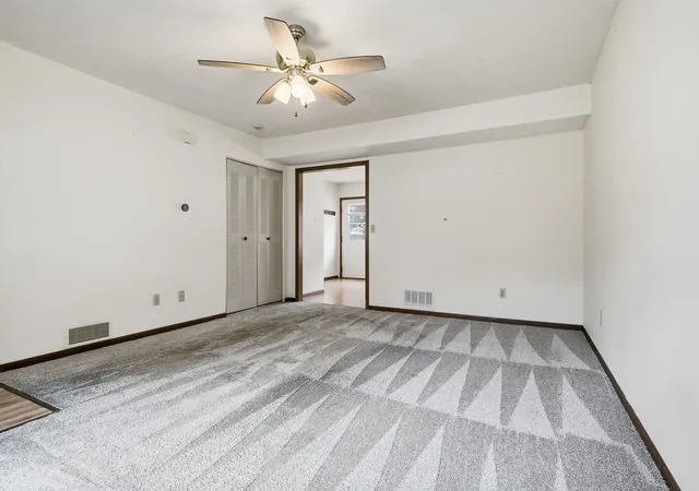 3rd image of 510 E Mulberry St #1, Bloomington, IL 61701 | MLS# 12708803