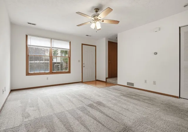4th image of 510 E Mulberry St #1, Bloomington, IL 61701 | MLS# 12708803