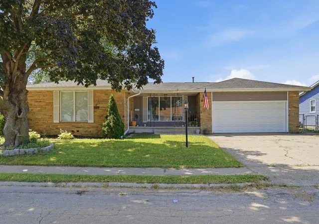 1st image of 707 E 19th St, Sterling, IL 61081 | MLS# 12708854