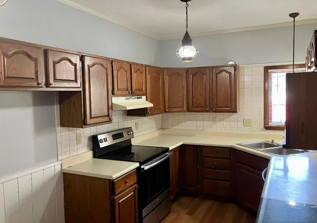 Photo 2 of Single family home for sale at 404 E Mckenney St, Dixon, IL 61021 | MLS# 12708896 | Listing updated on 2026-09-06