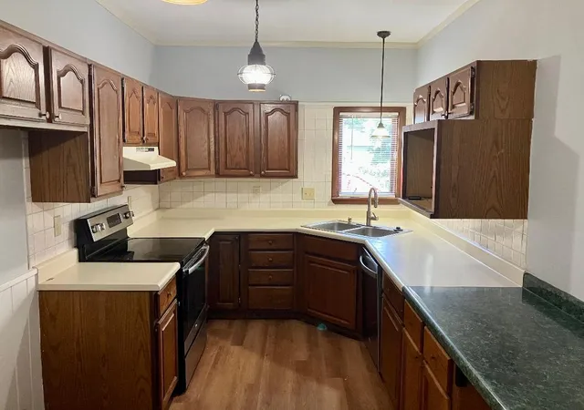Photo 3 of Single family home for sale at 404 E Mckenney St, Dixon, IL 61021 | MLS# 12708896 | Listing updated on 2026-09-06