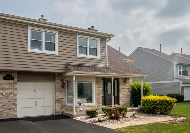 3rd image of 1900 Wisteria Ct #6, Naperville, IL 60565 | MLS# 12708968