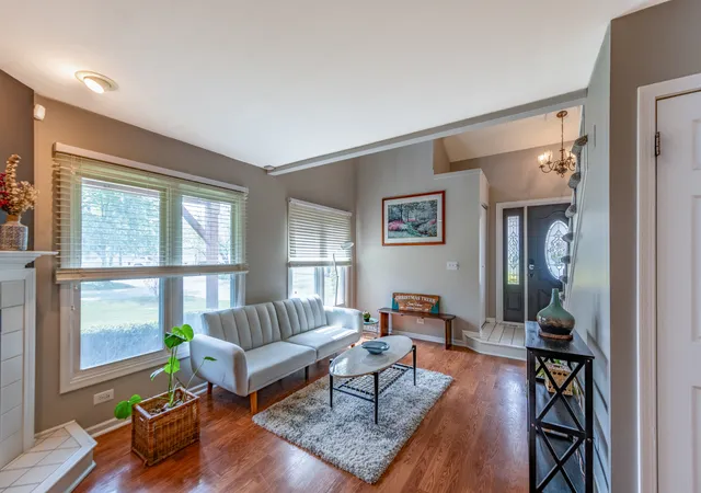 5th image of 1900 Wisteria Ct #6, Naperville, IL 60565 | MLS# 12708968
