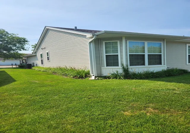 2nd image of 627 Americana Dr, Shorewood, IL 60404 | MLS# 12709061