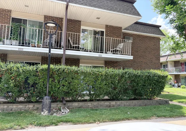 2nd image of 1133 Miller Ln, Buffalo Grove, IL 60089