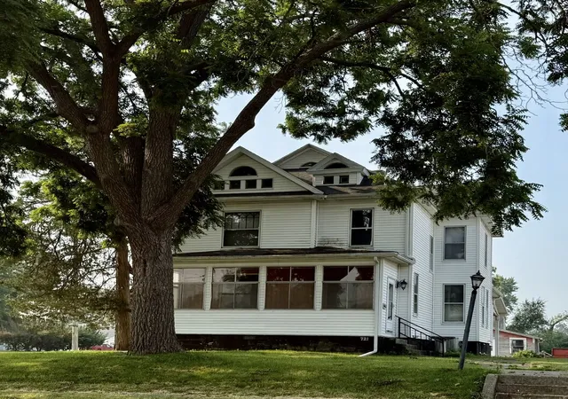 2nd image of 721 Pleasant St, Kewanee, IL 61443 | MLS# 12709228