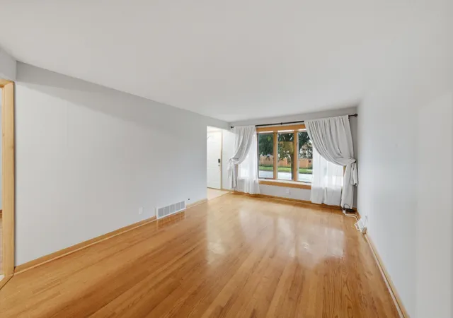 Photo 2 of Single family home for sale at 6055 W 64th Street, Chicago, IL 60638 | MLS# 12709231 | Listing updated on 2026-08-25