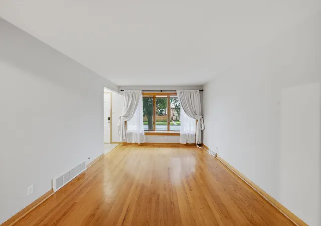 Photo 3 of Single family home for sale at 6055 W 64th Street, Chicago, IL 60638 | MLS# 12709231 | Listing updated on 2026-08-25