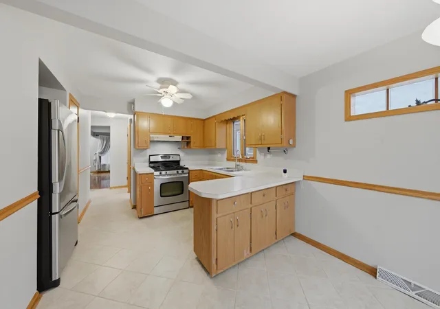 Photo 4 of Single family home for sale at 6055 W 64th Street, Chicago, IL 60638 | MLS# 12709231 | Listing updated on 2026-08-25