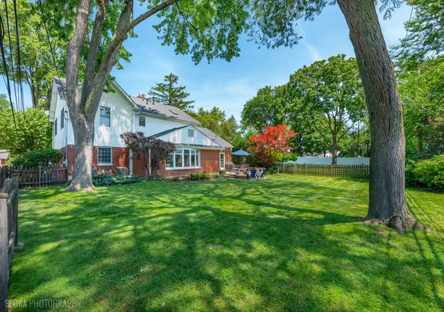 3rd image of 2447 Pick Dr, Glenview, IL 60025 | MLS# 12709257