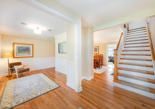 4th image of 2447 Pick Dr, Glenview, IL 60025 | MLS# 12709257