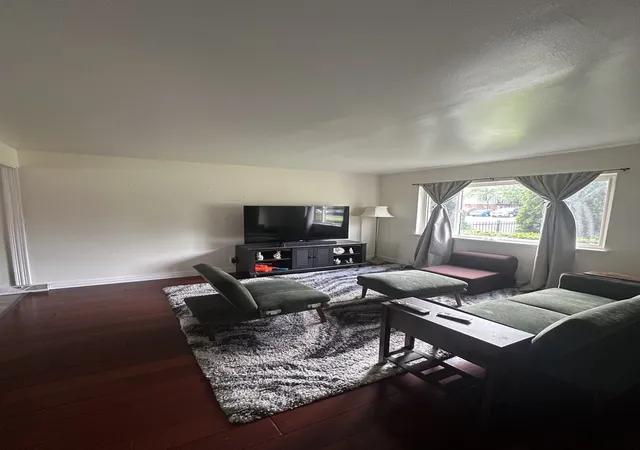 Photo 3 of Townhouse for sale at 1388 Monomoy St #A, Aurora, IL 60506 | MLS# 12709316 | Listing updated on 2026-08-28
