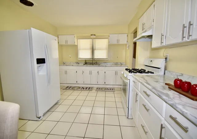 5th image of 1645 Jackson St, North Chicago, IL 60064 | MLS# 12709353