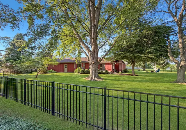 2nd image of 829 Sutton Pl, Freeport, IL 61032 | MLS# 12709545