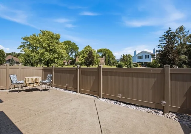 15th image of 8037 Wildwood Ln, Darien, IL 60561 | MLS# 12709589