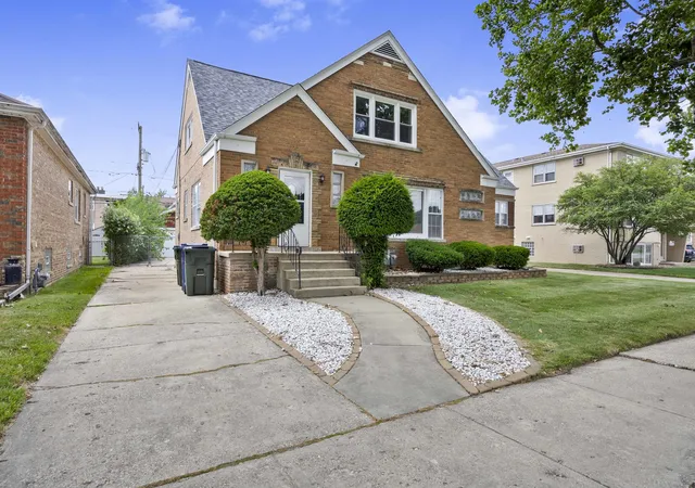 2nd image of 9316 S Harding Ave, Evergreen Park, IL 60805 | MLS# 12709632