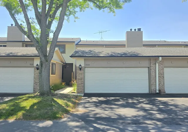 1st image of 703 Mallard Ln, Deerfield, IL 60015 | MLS# 12709679