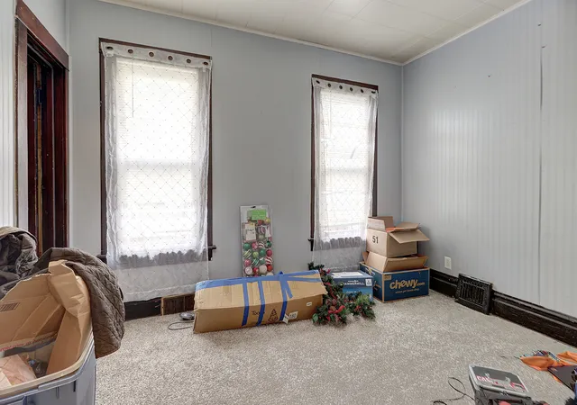 Photo 4 of Single family home for sale at 505 Fairbanks Ave, Joliet, IL 60432 | MLS# 12709686 | Listing updated on 2026-10-06