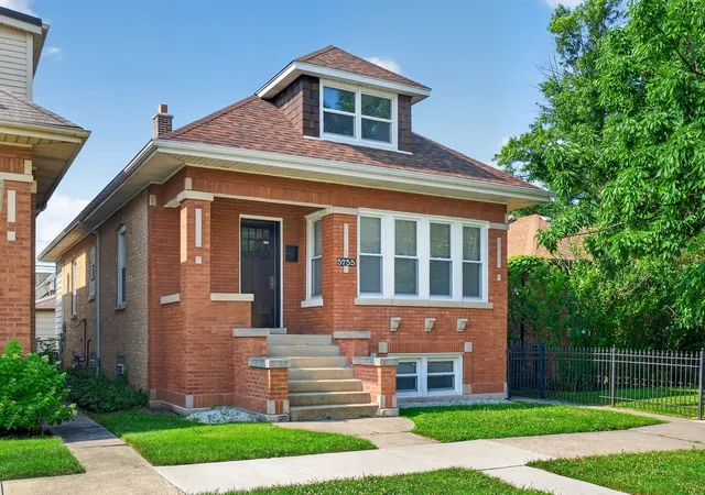 2nd image of 5755 W Eddy St, Chicago, IL 60634 | MLS# 12709699