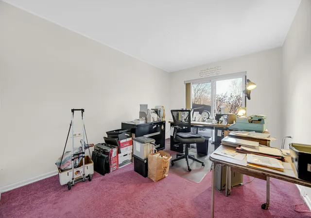 2nd image of 940 Holbrook Rd, Homewood, IL 60430
