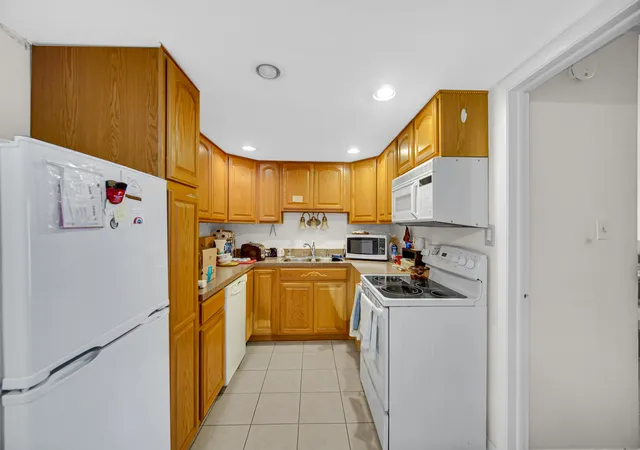 5th image of 940 Holbrook Rd #6A, Homewood, IL 60430 | MLS# 12709975