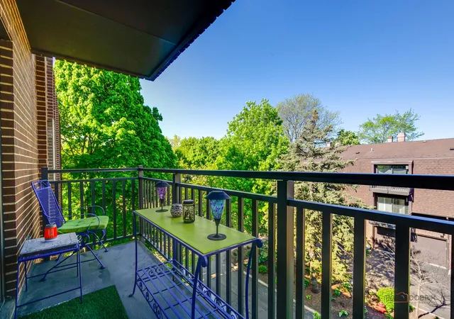 Photo 3 of Condo for sale at 1000 Deerfield Rd #303, Highland Park, IL 60035 | MLS# 12710002 | Listing updated on 2026-09-30