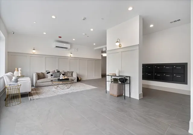 Photo 2 of Sale Pending at 1548 W Ardmore Ave #2F, Chicago, IL 60660 | MLS# 12710024 | Listing updated on 2026-08-21