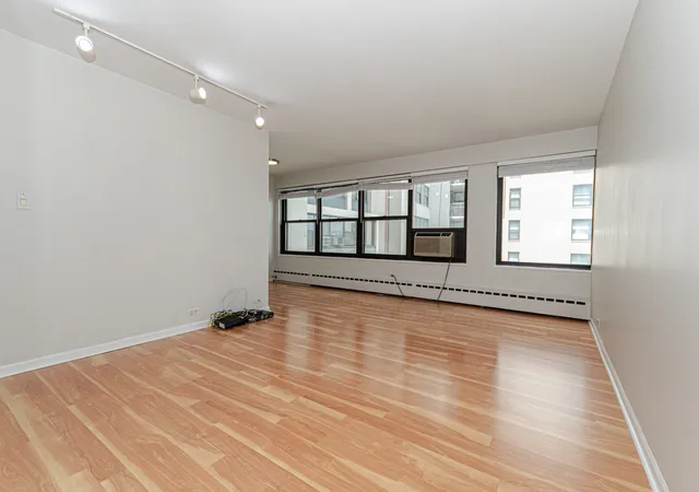 2nd image of 3420 N Lake Shore Dr #10H, Chicago, IL 60657 | MLS# 12710086