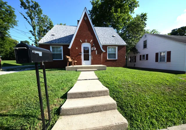 Photo 1 of Single family home for sale at 1501 Viola Ave, Mount Vernon, IL 62864 | MLS# 12710148 | Listing updated on 2026-08-27