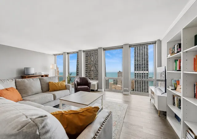 3rd image of 111 E Chestnut St #47F, Chicago, IL 60611 | MLS# 12710345