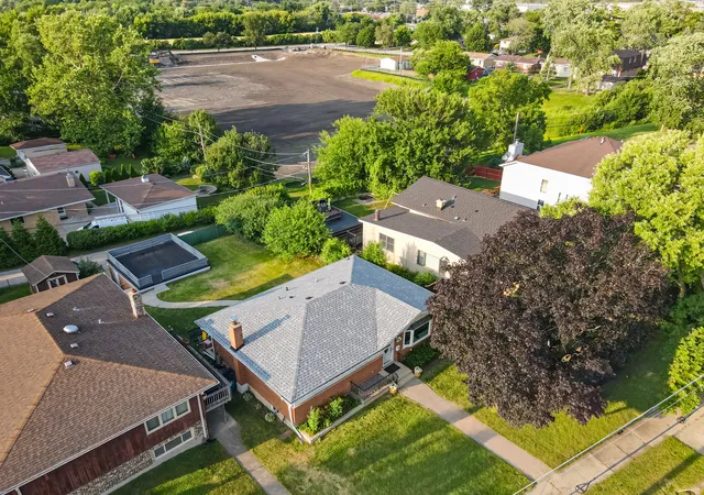 Photo 3 of Single family home for sale at 1005 Irving Park Rd, Itasca, IL 60143 | MLS# 12710383 | Listing updated on 2026-09-03