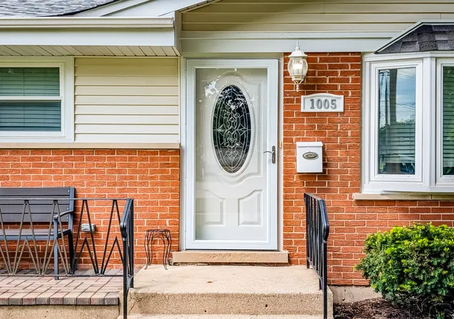 Photo 4 of Single family home for sale at 1005 Irving Park Rd, Itasca, IL 60143 | MLS# 12710383 | Listing updated on 2026-09-03