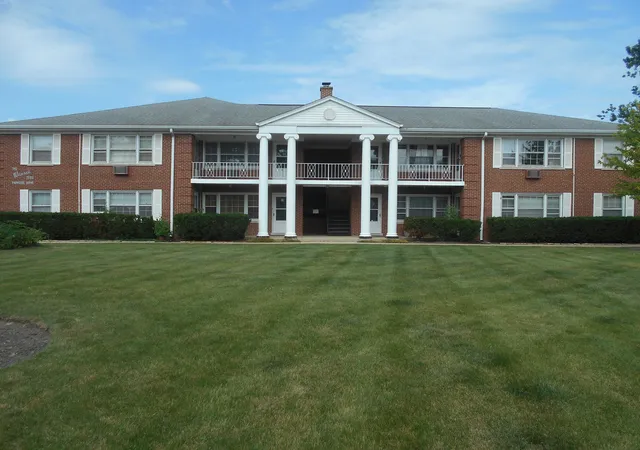Photo 1 of Sale Pending at 2000 N Parkside Dr #2C, Park Ridge, IL 60068 | MLS# 12710438 | Listing updated on 2026-08-19