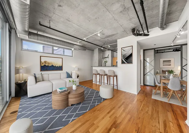 Photo 4 of Condo for sale at 700 W Van Buren St #1409, Chicago, IL 60607 | MLS# 12710453 | Listing updated on 2026-08-26