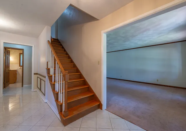Photo 3 of Single family home for sale at 23 Elizabeth Cir, Freeport, IL 61032 | MLS# 12710528 | Listing updated on 2026-09-24