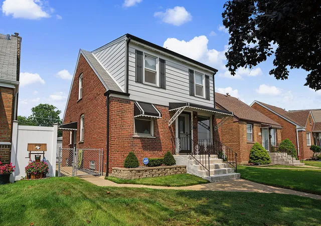 3rd image of 11022 S State Line Rd, Chicago, IL 60617 | MLS# 12710548