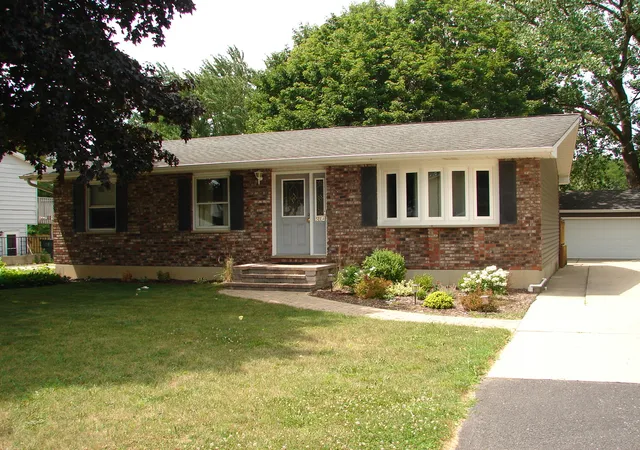 Photo 1 of Single family home for sale at 514 Garnett Ave, Winthrop Harbor, IL 60096 | MLS# 12710696 | Listing updated on 2026-09-06