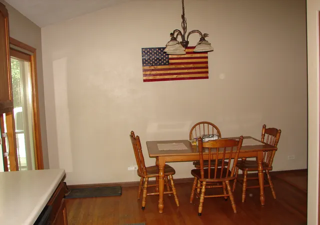 Photo 4 of Single family home for sale at 514 Garnett Ave, Winthrop Harbor, IL 60096 | MLS# 12710696 | Listing updated on 2026-09-06