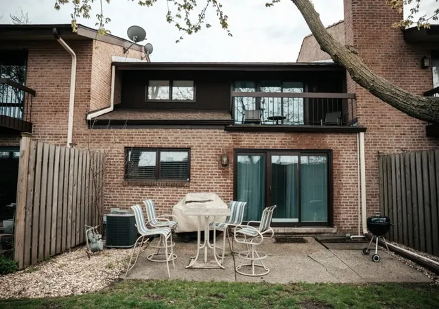 16th image of 1828 Wildberry Dr #C, Glenview, IL 60025 | MLS# 12710740